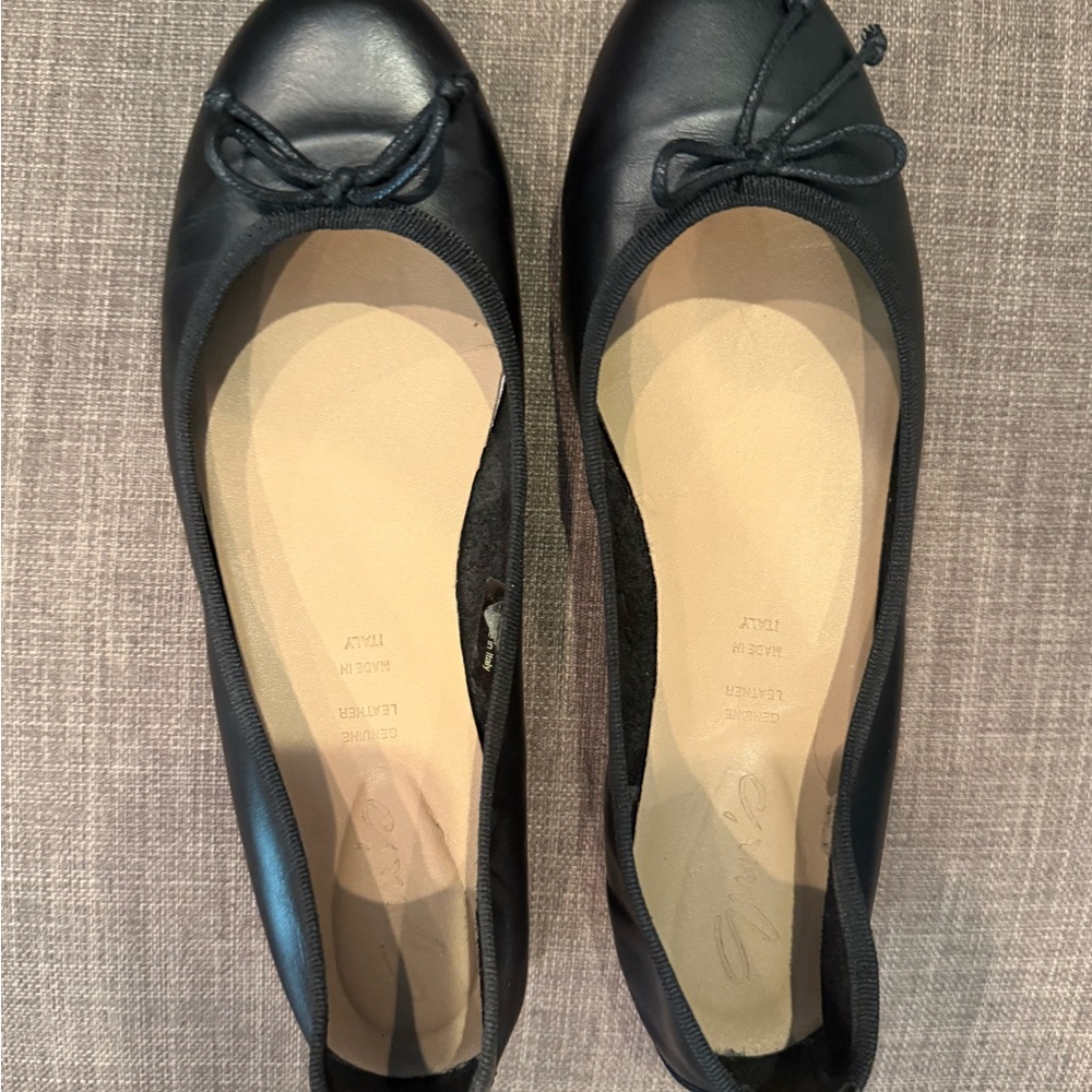 Clark’s Classic Black Ballet Flats - Picture 3 of 5